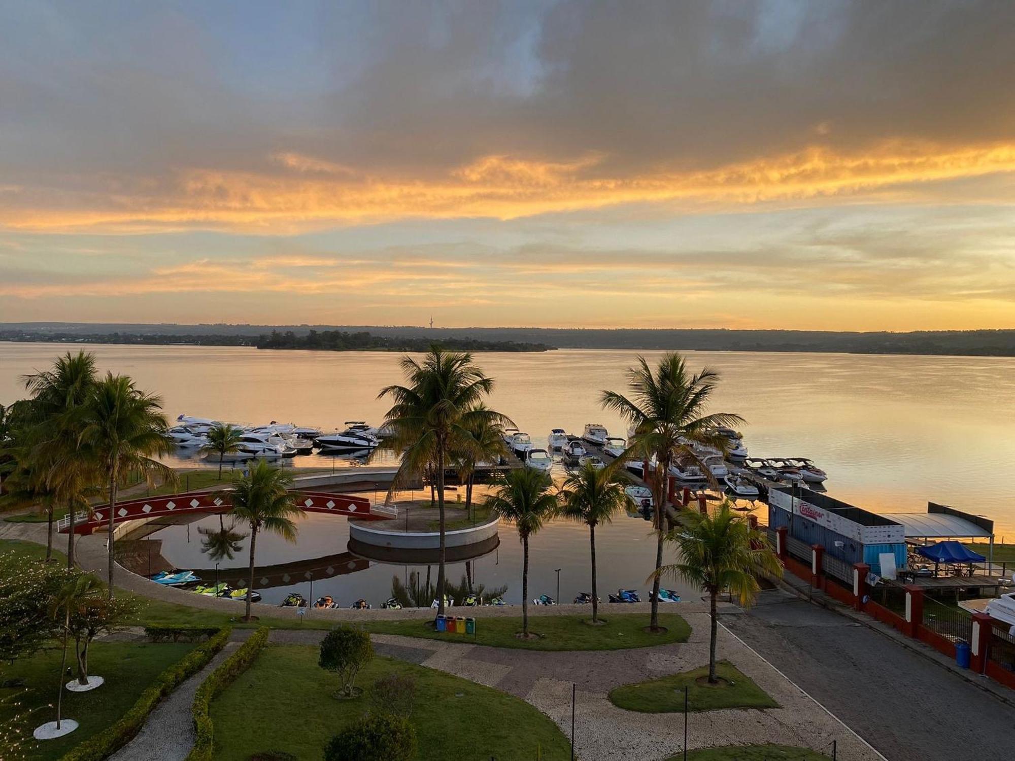 Luxuoso Flat Lake Side Com Vista Para O Lago Brasília Ngoại thất bức ảnh